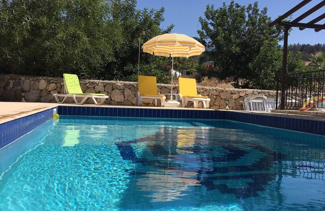 Independiente villa de 4 dormitorios con piscina privada