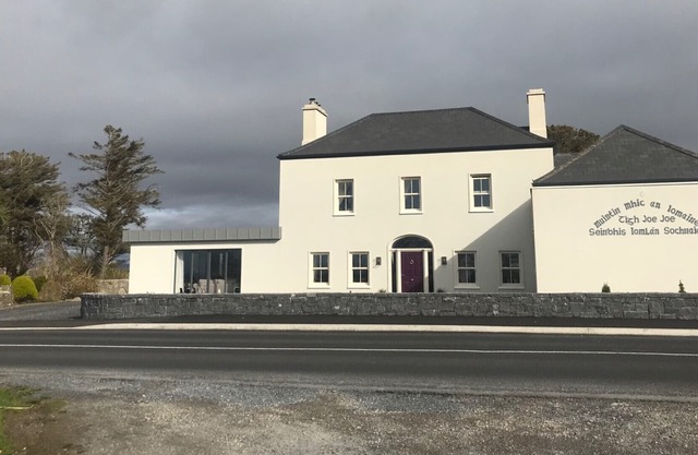 4 bedroomed house only minutes' walk from the beach