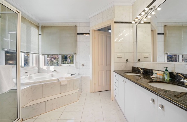 4 Bedrooms House in Balwyn Centre