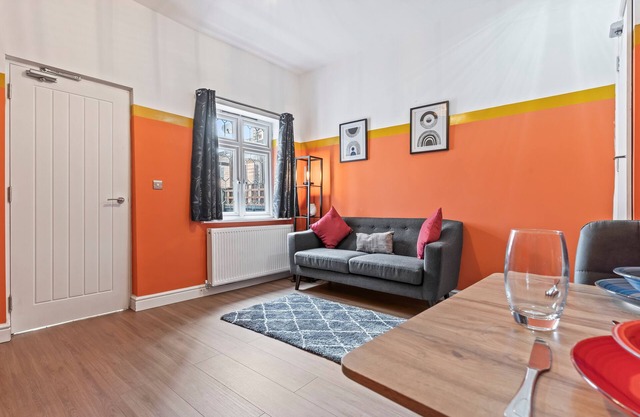 4 Beds|2 Bath|Town Centre|75Mbps