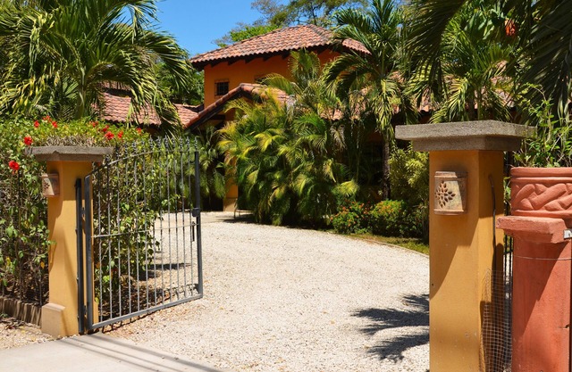4 Br / 4 Bth Espectacular casa de lujo, frente a la playa.