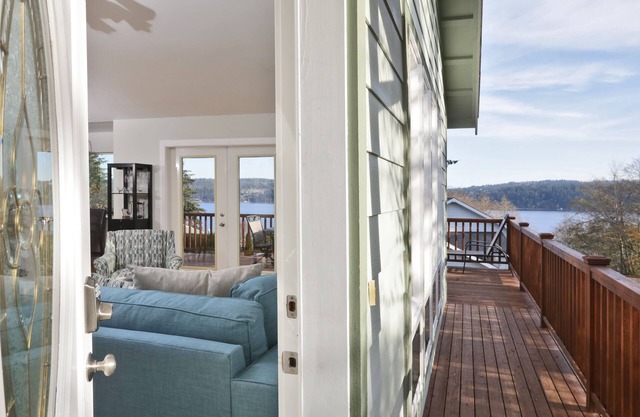Nuevo listado: Hermosa casa de 4 dormitorios, impresionantes vistas, a pie de golf y playa.