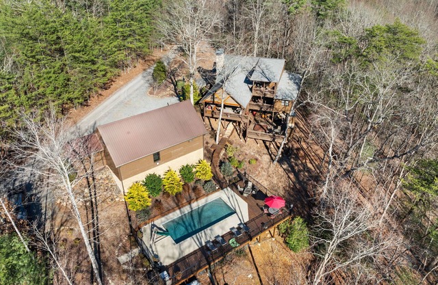 4 BR Estate-Pool-Hot Tub-Outdoor Fireplace-Epic Patio-BBQ-Pool Table-DogFriendly