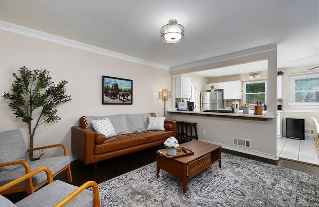 4 BR Relaxing Big Family House l 8 guest l Quiet neighborhood