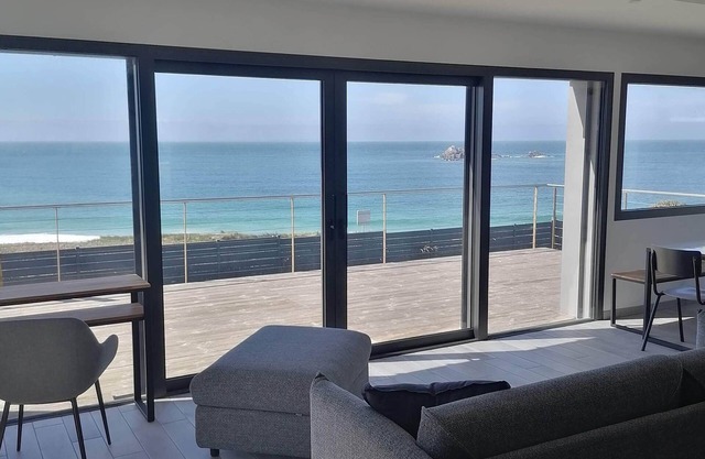 4*house ON THE SEAFRONT WITH AN IMPREGNABLE VIEW of IROISE SEA INTERIOR SPA GR34