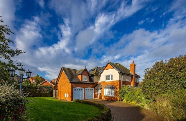 4 Luxurious Executive Villa