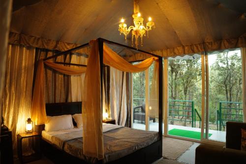 4 Luxury Tents and 2 Serene Cottages in Majkhali
