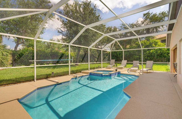 4 Mi to Beaches: Fort Myers Escape w/ Patio