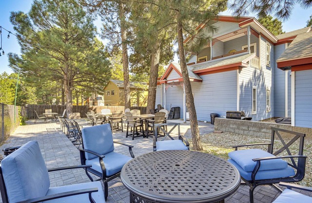 4 Mi to Downtown Flagstaff: Getaway w/ Views