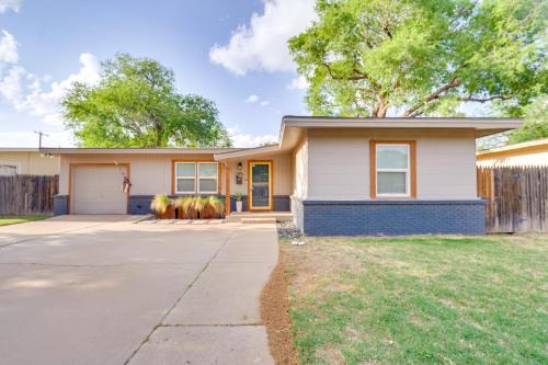 4 Mi to Dtwn Family Home with Patio in Lubbock