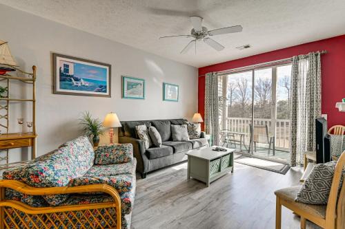 4 Mi to Ocean Myrtle Beach Condo with Resort Perks