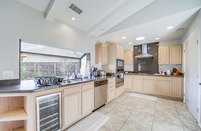 4 Mi to Uptown Sedona: Desert Home w/ Mtn Views!