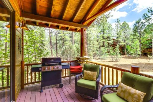 4 Miles to Lake Retreat with 2 Decks!