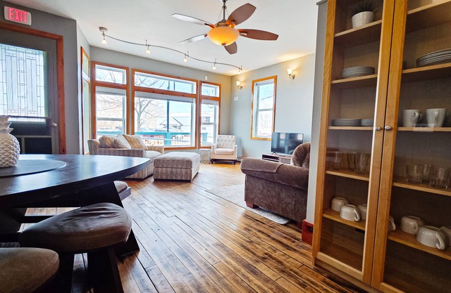 M22 Vacation Rentals - Unit 2