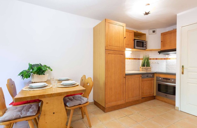 Apartamento para 4 personas en Vielle Aure con piscina, parking, cerca del centro y teleférico