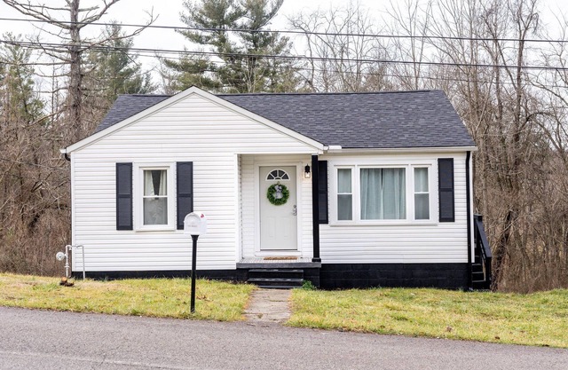 4 Person Cozy Home Near Downtown London