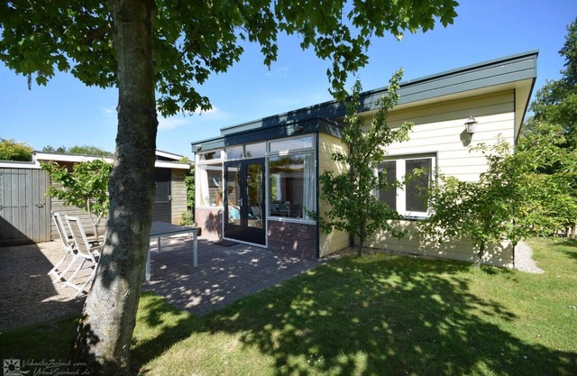4-person detached holiday bungalow in Oostkapelle