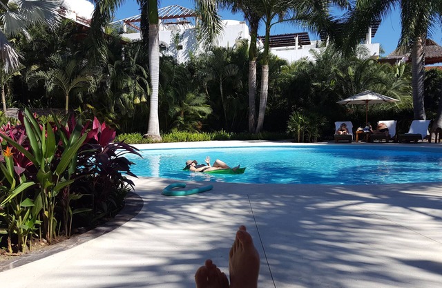 Villa con piscina privada, piscinas más grandes y bañera de hidromasaje, $ 333 / noche si 3 semanas. Jardines