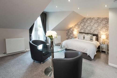 4 Private bedroom house with 3 parking spaces free
