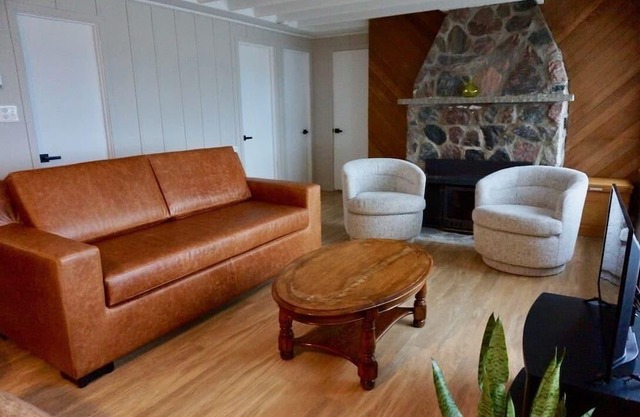 CASA DE 4 DORMITORIOS CON VISTAS AL MAR EN GEORGIAN BAY SAND BEACH