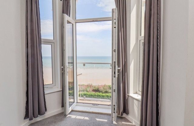 4 Seaview @ Bridlington Bay