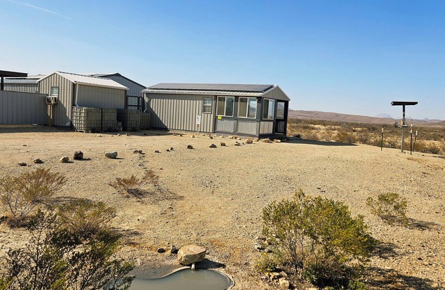 Wildlife, BBQ, Stargazing: Black Cat Ranch Awaits!