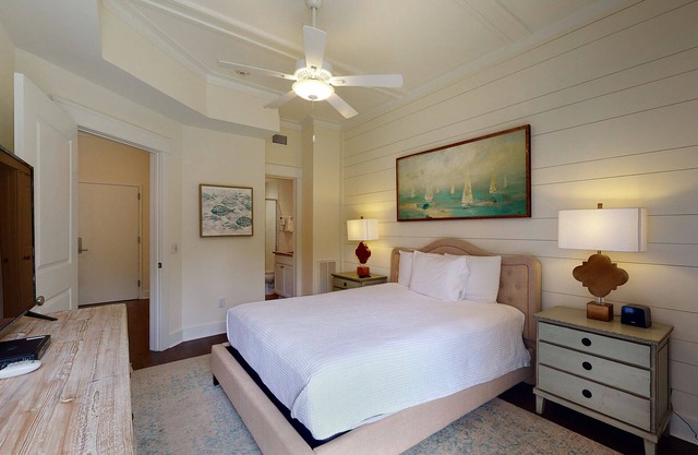 400 Ocean Suites at the Heart of St.Simons Pier Village