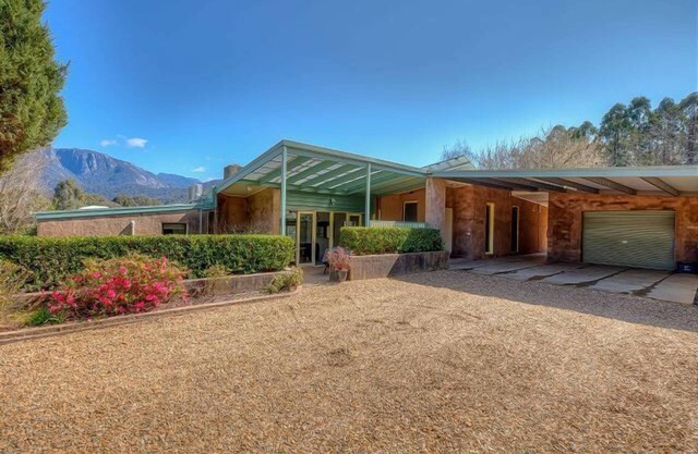 401Buckland, Buckland