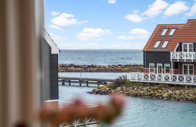 4107 Borre - Klintholm Havneby 7