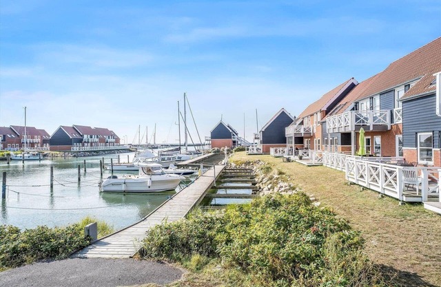 4180 Borre - Klintholm Havneby 80