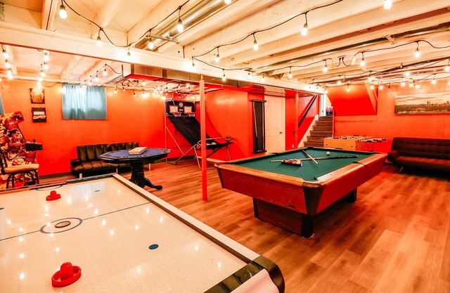 420Friendly Hottub PS5 Theater Golf GameRoom DancePole
