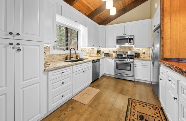 423 Pine View Dr