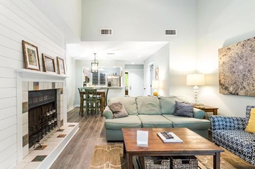 4335 Windswept Villa by Akers Ellis Rentals