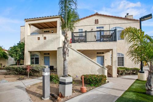 444 Pier Ave. #403