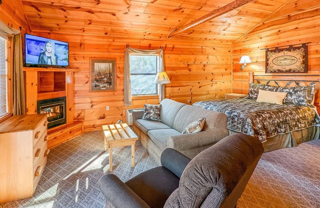 #45 Pinewood Wilderness Way