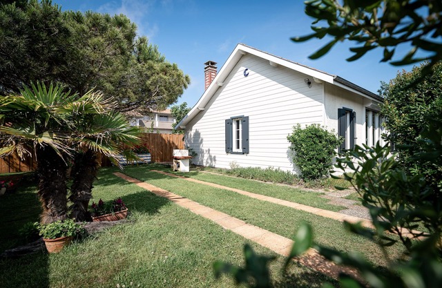 A 450 m de las Playas, Casa Totalmente Equipada con Jardín