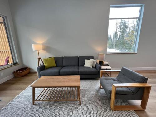 4595 Alpine Way by StayIn