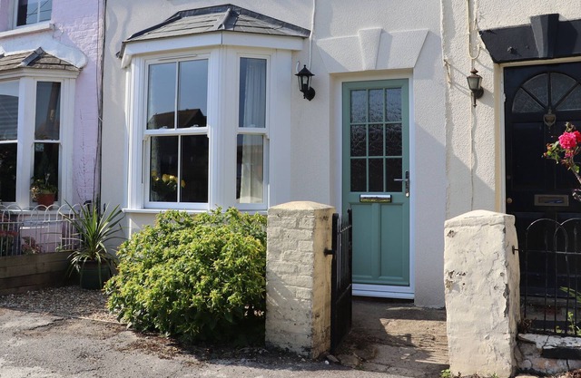 46 BY THE CREEK, family friendly, with a garden in Faversham