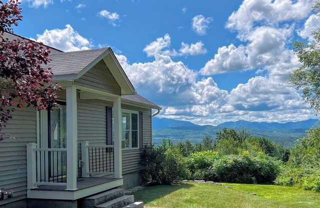 48MH Cottage with Great Mountain Views, Private, Close to Littleton's Award Winning Main Street