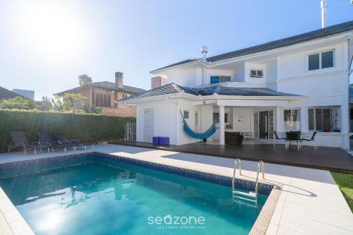 Casa 4D c/piscina en Jurerê Internacional MER0671