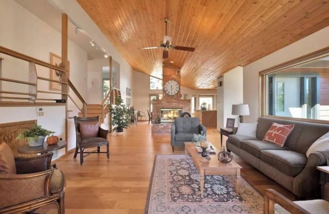 4Bd Sleeps 8 Firepit Views 8 min from Whiskey Row Outdoor games