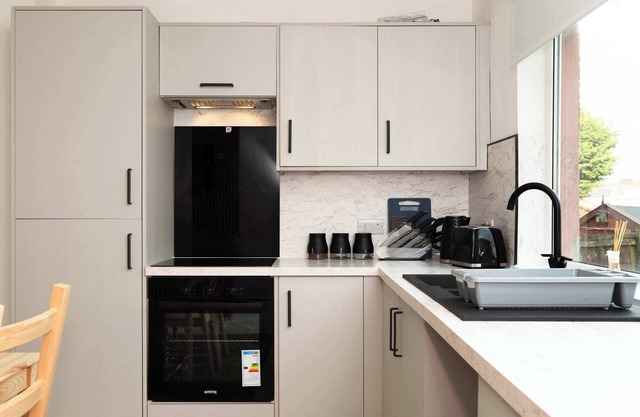 4 Bedrooms-2Bath-Free Parking