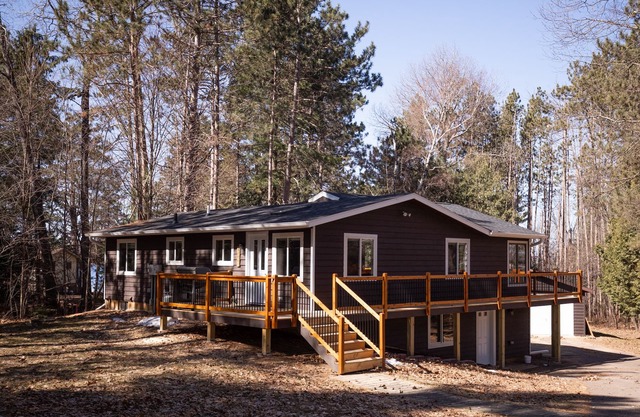 4Br 2Ba Newly Renovated Cabin on Chippewa Flowage with New Dock!