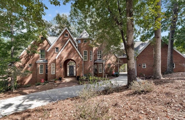 4BR/4BA luxury-Sleeps up to 13, Pvt Entrance N Oconee Rvr-Edge of UGA Campus
