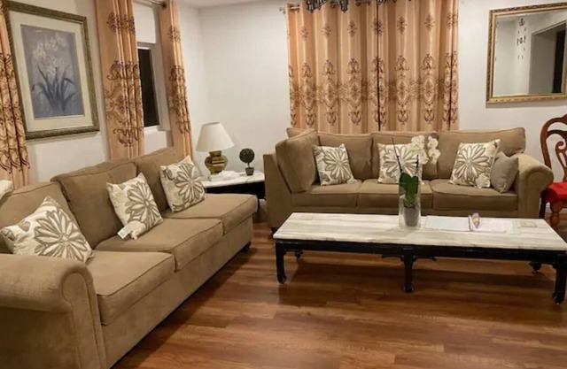4BR 7Beds, 15pax, Large Parking lot, Private Gated.