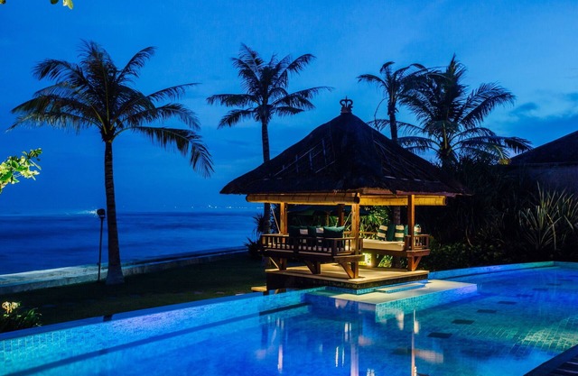 Absolute 4 Bedroom Beach Front Villa en Pabean Beach;