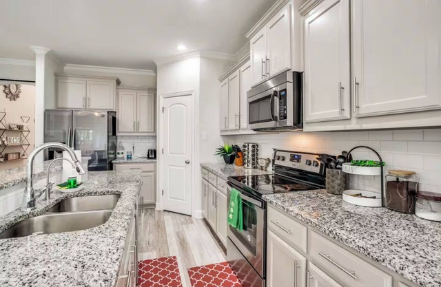 4BR Farmhouse For 12 N Po