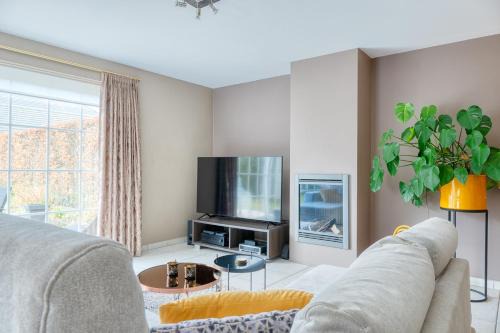 4BR Holiday Home with Garden Near Bruges