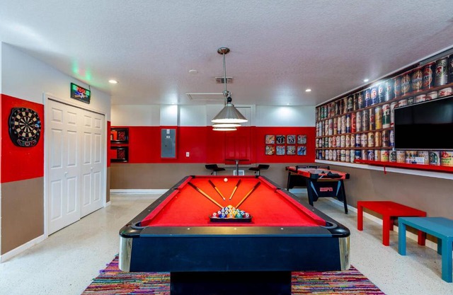 4br House w Perfect Location Pool and Much More