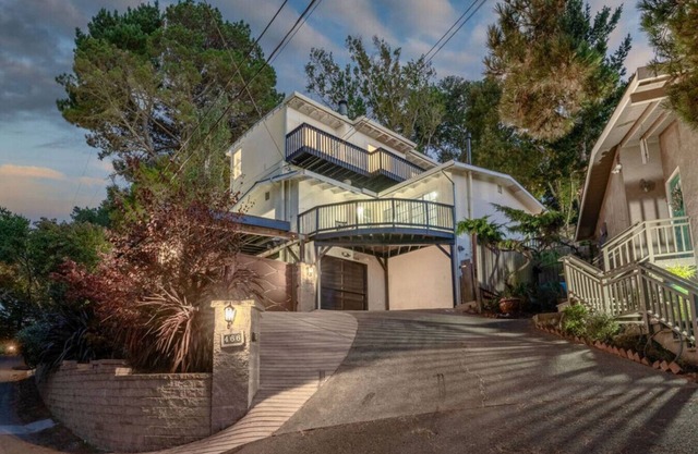 4BR Retreat near Muir Woods w/ Hot Tub & Views